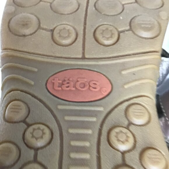 Taos Prize 4 Sandals Multi Metallic Size 7 - Picture 9 of 9